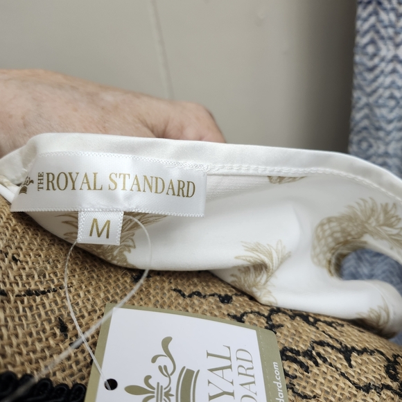 White and Gold Pineapple Camisole - Picture 3 of 3